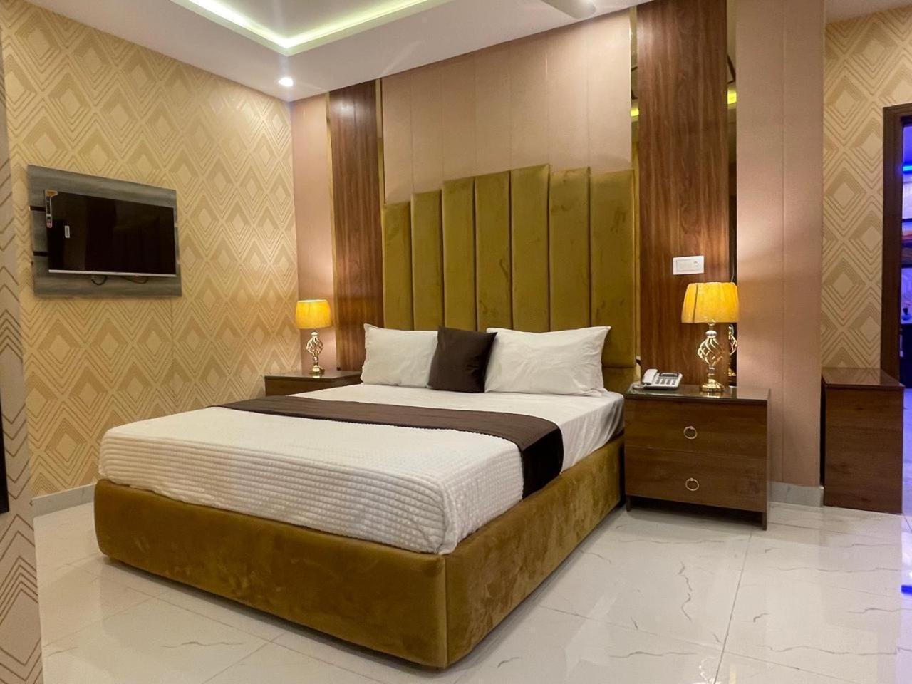 Hotel Croydon International Rawalpindi Exterior photo